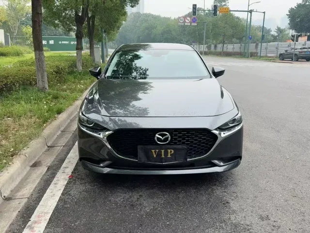 Mazda Axela — Фото автомобиля 2