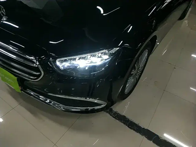 Mercedes-Benz E-Class — Фото автомобиля 19