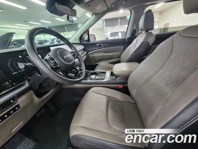 Kia Carnival Generation 4 — Фото автомобиля 9