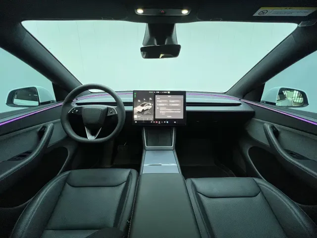 Tesla Model Y — Фото автомобиля 6
