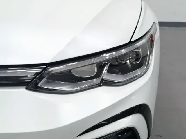 Volkswagen Golf — Фото автомобиля 7