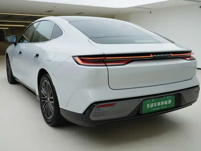 Geely Galaxy Xingyao 8 — Фото автомобиля 4