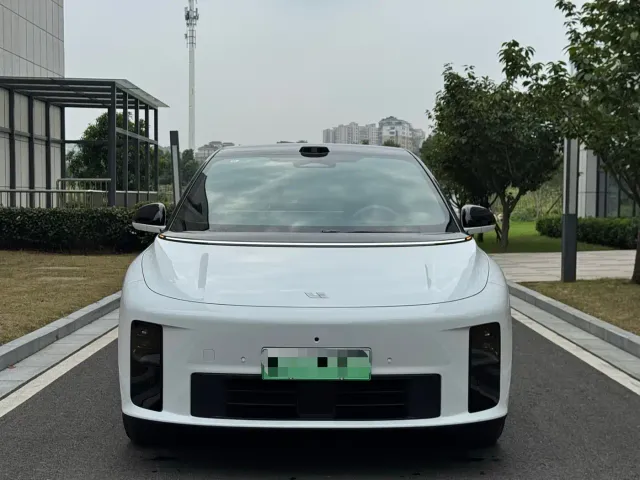 Li Auto i6 — Фото автомобиля 5