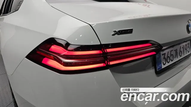 BMW 5 Series G60 — Фото автомобиля 8