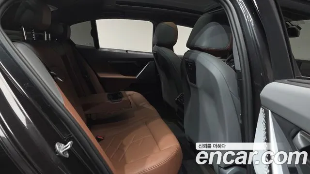 BMW i5 G60 — Фото автомобиля 17