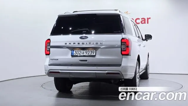 Ford Expedition — Фото автомобиля 4