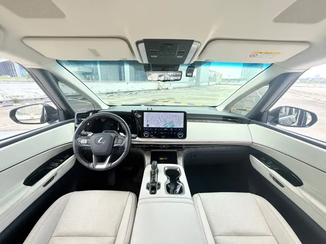 Lexus LM — Фото автомобиля 8