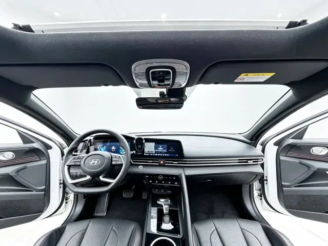 Hyundai Elantra — Фото автомобиля 12