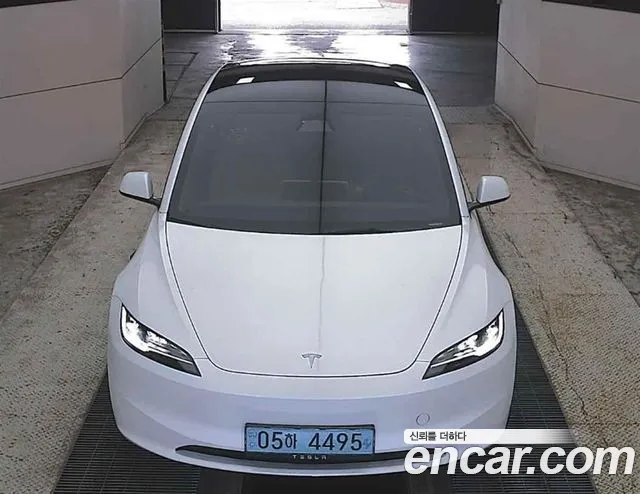 Tesla Model 3 — Фото автомобиля 2