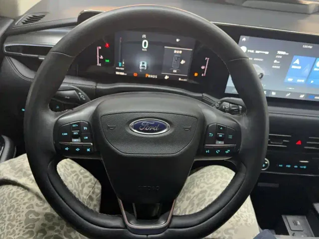 Ford Edge — Фото автомобиля 2