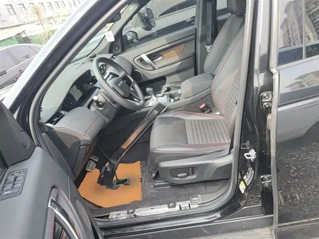 Land Rover Discovery Sport — Фото автомобиля 10