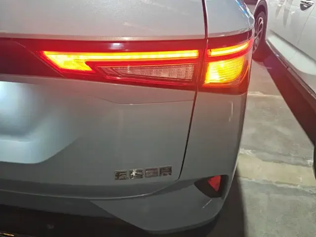 Wuling Asta — Фото автомобиля 7