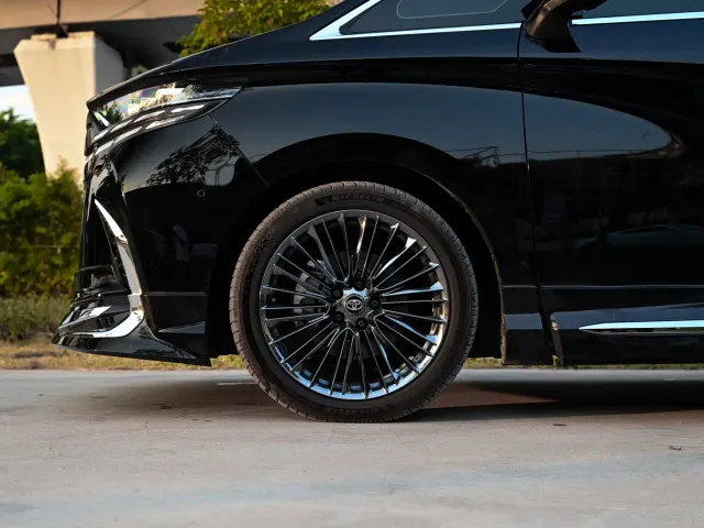 Toyota Alphard — Фото автомобиля 25