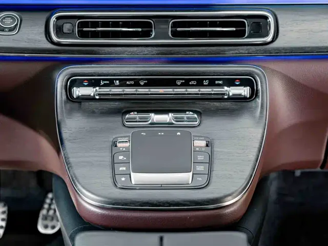 Mercedes-Benz V-Class — Фото автомобиля 13