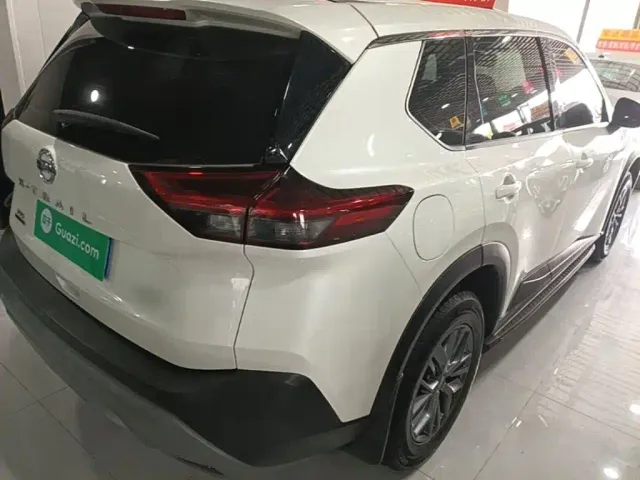 Nissan X-Trail — Фото автомобиля 4