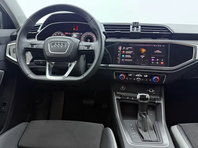 Audi Q3 — Фото автомобиля 11