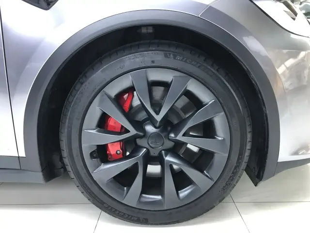 Tesla Model X — Фото автомобиля 4