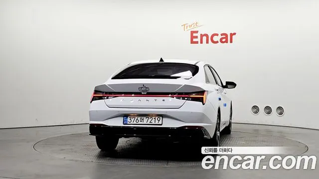 Hyundai AVANTE Avante (CN7) — Фото автомобиля 4