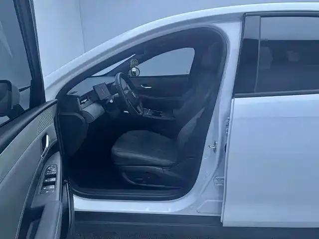 BYD Qin PLUS 2026 Model DM-i 210KM Progressive Edition — Фото автомобиля 14