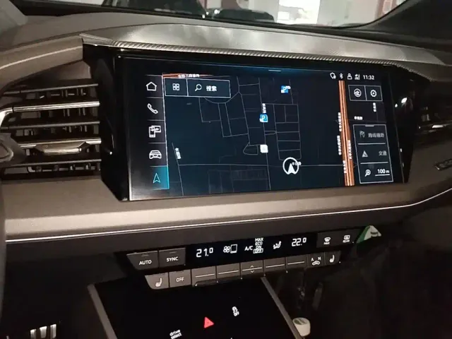 Audi Audi Q5 e-tron 2022 40 e-tron Starlight Mech Suit — Фото автомобиля 12