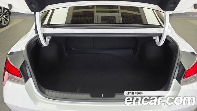 Hyundai Avante CN7 — Фото автомобиля 20
