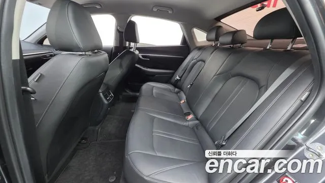 Hyundai Sonata — Фото автомобиля 12