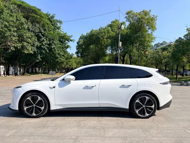 Nio ET5 Touring — Фото автомобиля 4