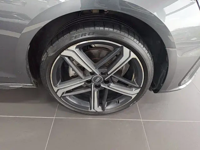 Audi A4L — Фото автомобиля 11