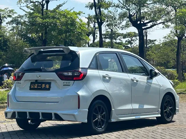 Honda Fit — Фото автомобиля 5