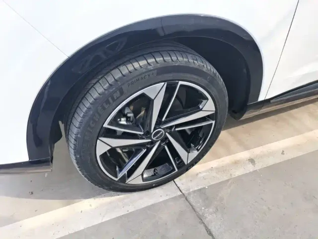 Roewe RX5 Max — Фото автомобиля 22
