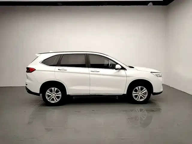 Haval M6 — Фото автомобиля 8