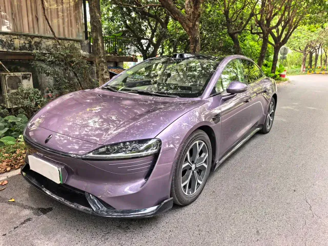 Фотография автомобиля — Luxeed S7