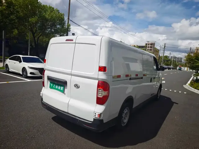 Maxus EV30 — Фото автомобиля 13