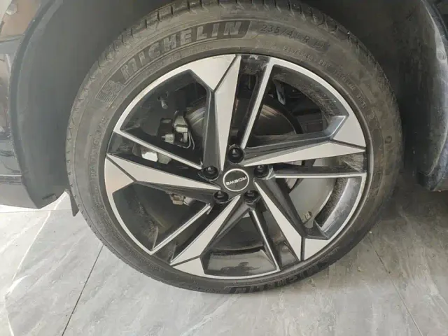 Roewe RX5 Max — Фото автомобиля 22