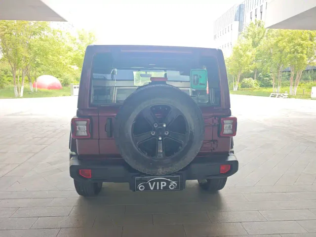 Jeep Wrangler — Фото автомобиля 12