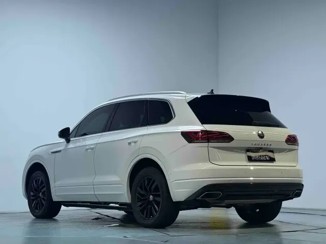 Volkswagen Touareg 2022 2.0TSI Rui Shang Edition — Фото автомобиля 19