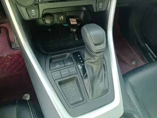 Toyota Wildlander — Фото автомобиля 13