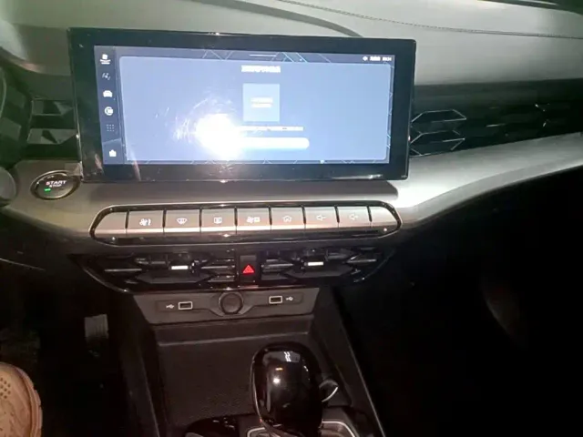 MG MG5 2022 180DVVT CVT Youth Luxury Edition — Фото автомобиля 12