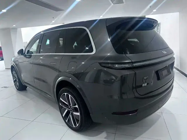 Li Auto L9 — Фото автомобиля 9