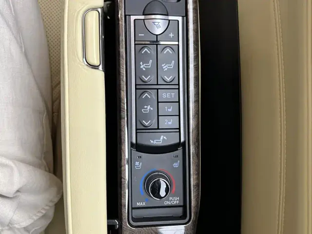 Toyota Alphard — Фото автомобиля 21