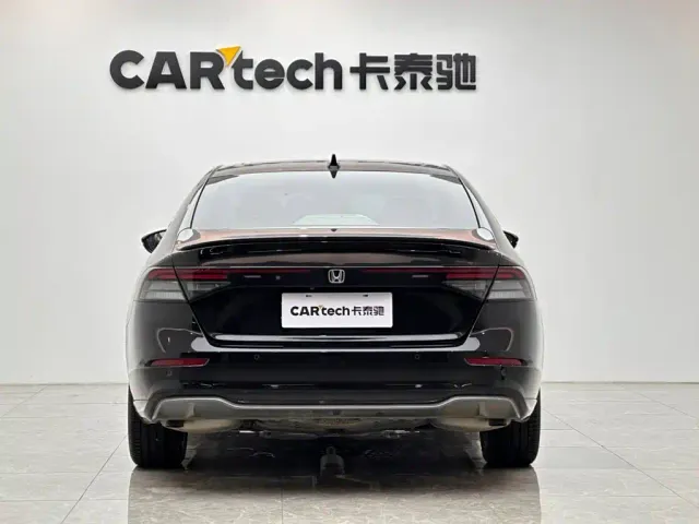 Honda Accord — Фото автомобиля 4