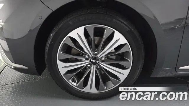 Kia K8 — Фото автомобиля 5