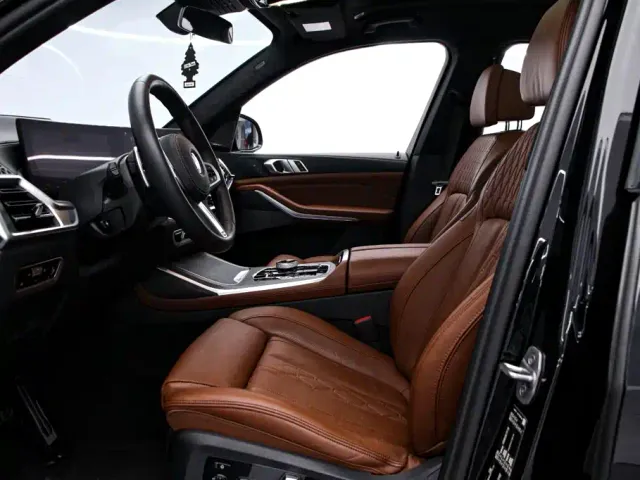 BMW X7 — Фото автомобиля 15