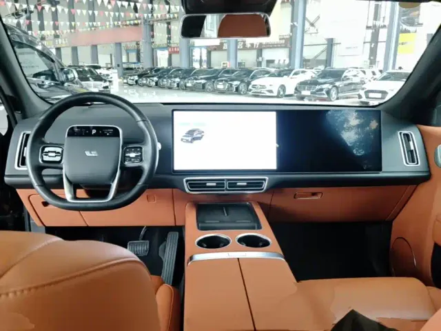 Li Auto L7 — Фото автомобиля 9