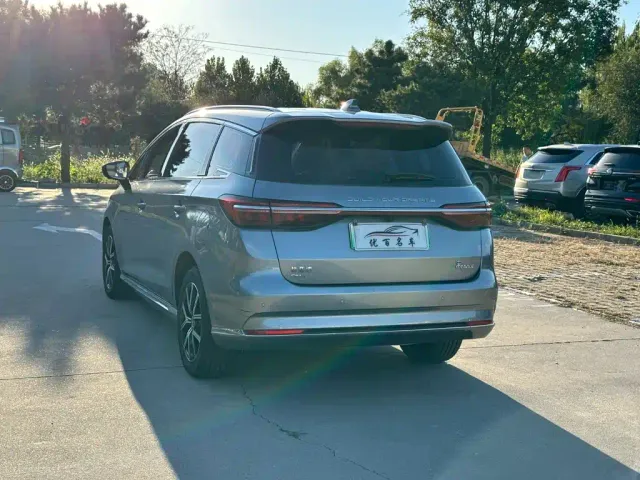 BYD Song MAX — Фото автомобиля 4