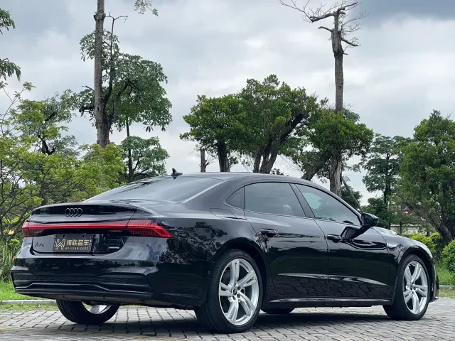 Audi A7L — Фото автомобиля 6
