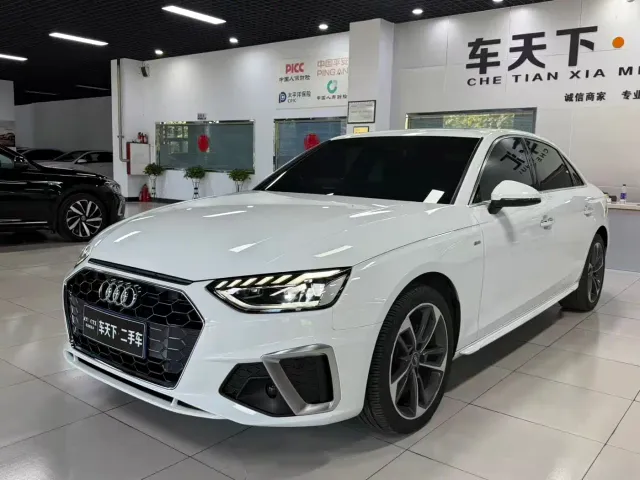Фотография автомобиля — Audi A4L