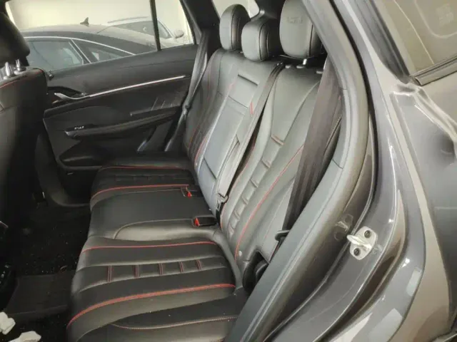 Roewe RX5 Max — Фото автомобиля 16