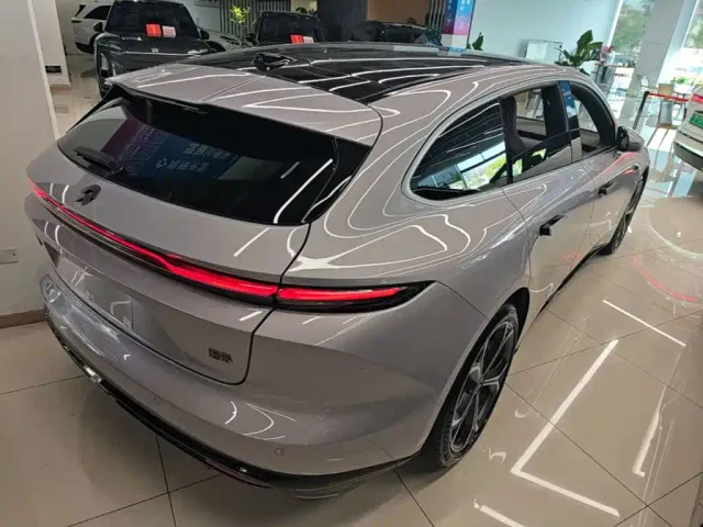 Nio ET5 Touring — Фото автомобиля 6