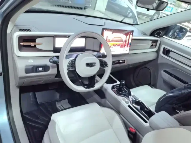 Geely ICON — Фото автомобиля 9